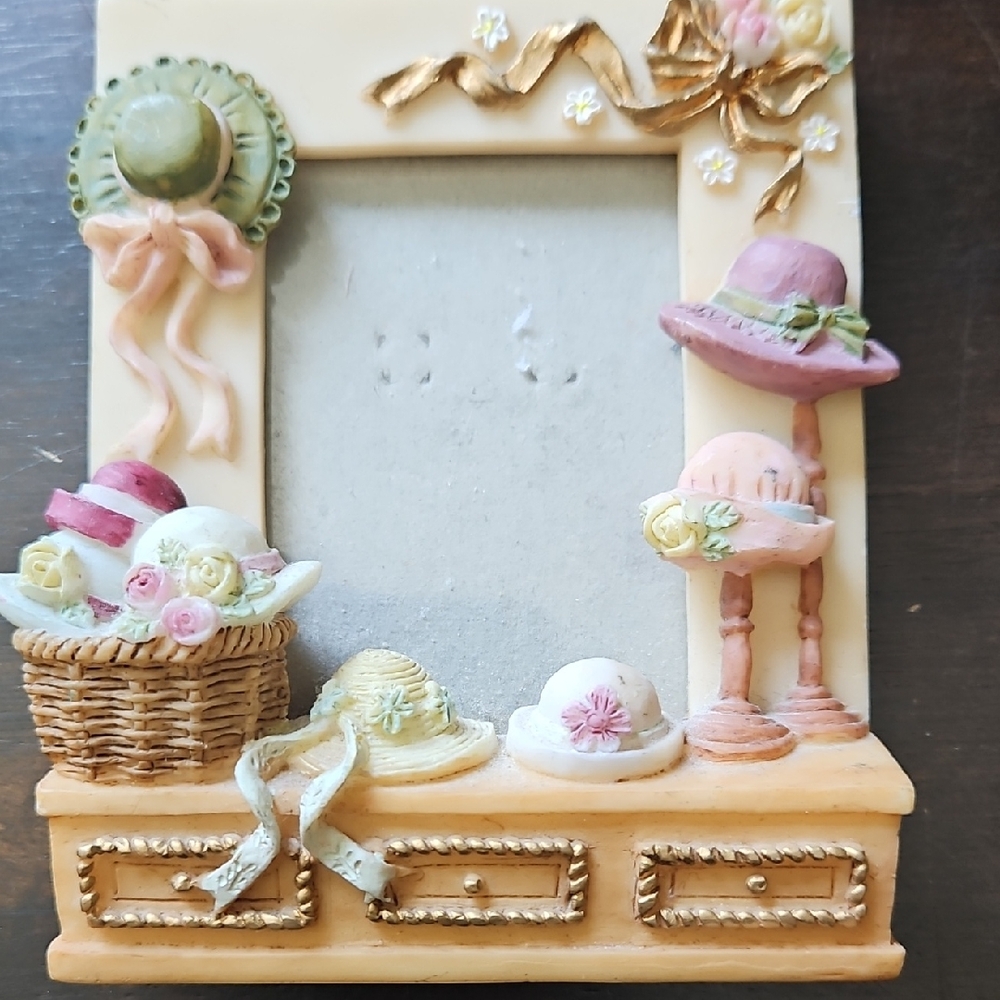 Decorative Hat-Themed Photo Frame